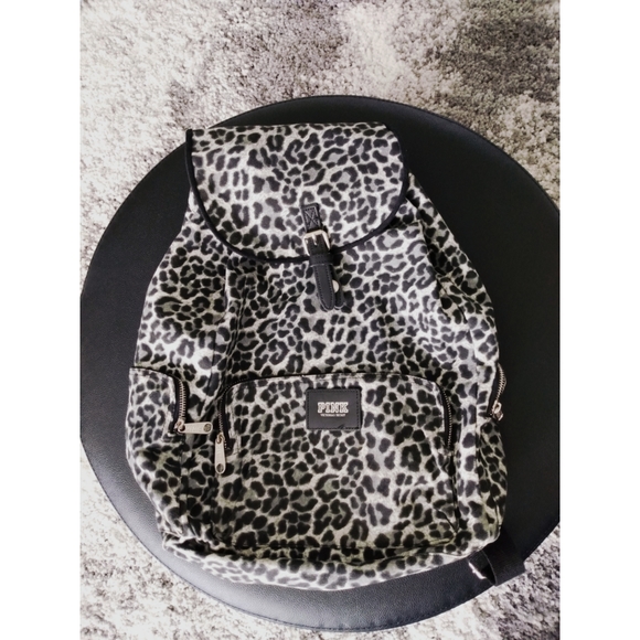 🌿PINK VS Cheetah Backpack - Picture 1 of 9